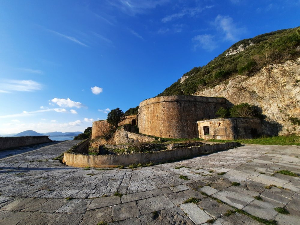 Fuerte San Carlos景点图片