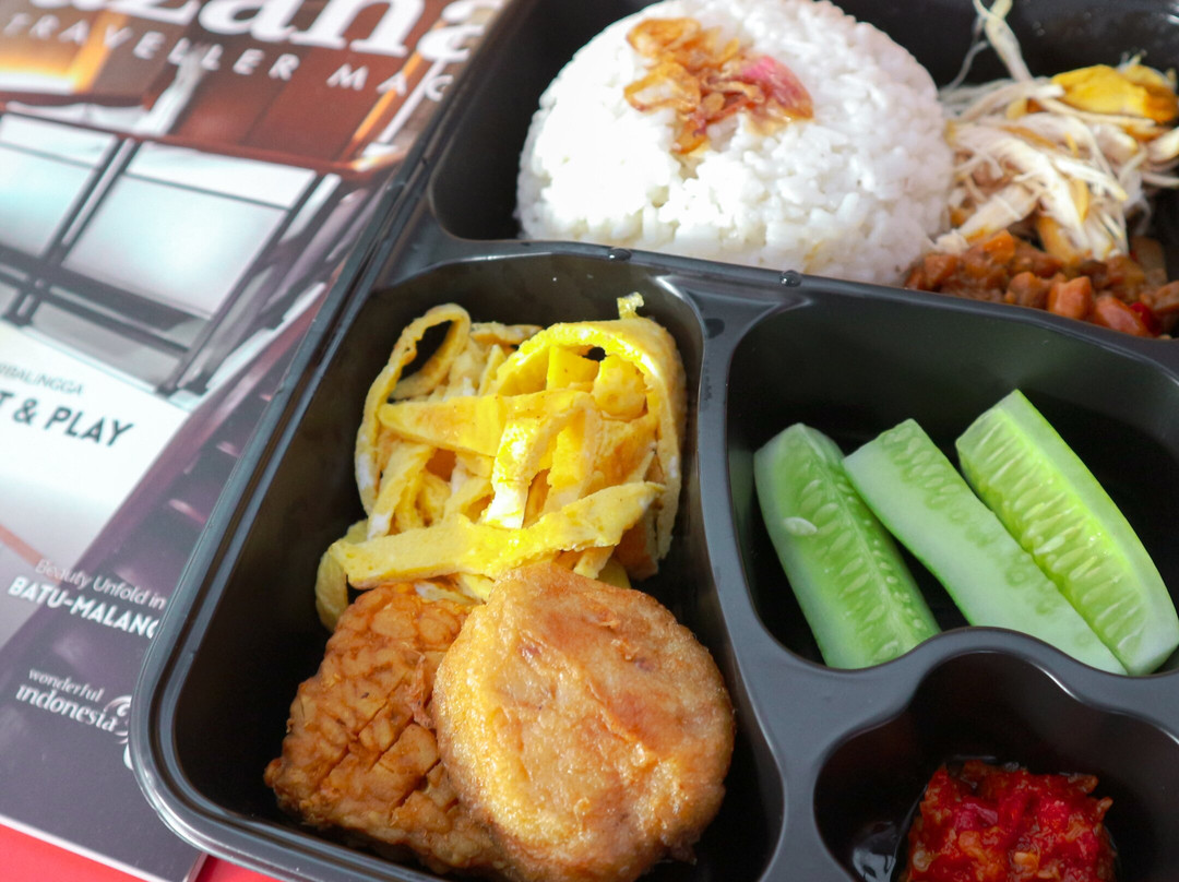 Front One Inn Muntilan主图