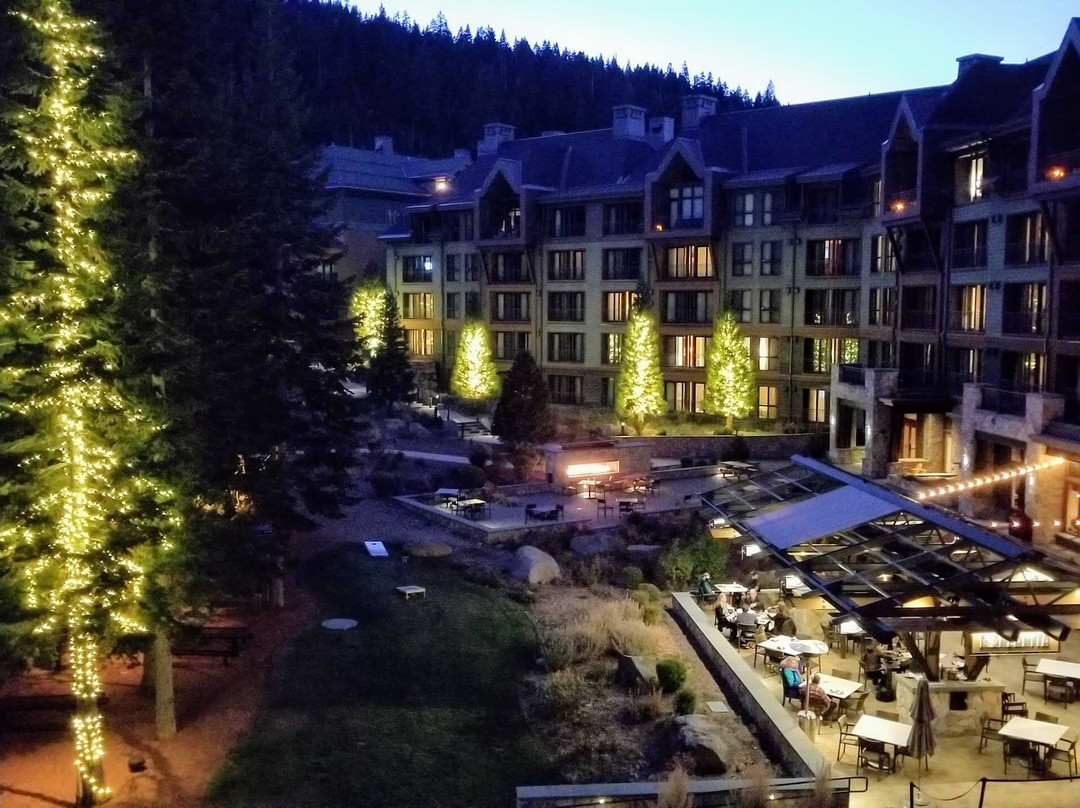 太浩湖丽思卡尔顿高地酒店主图