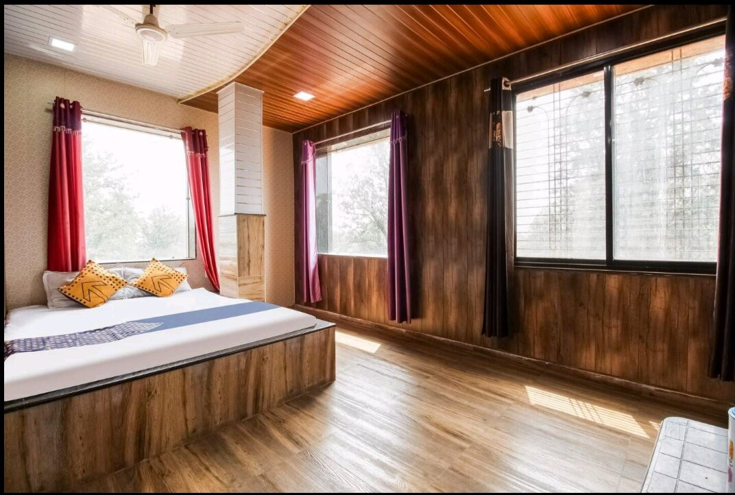 Hotel Natraj Pure Veg Restaurant and Cafe