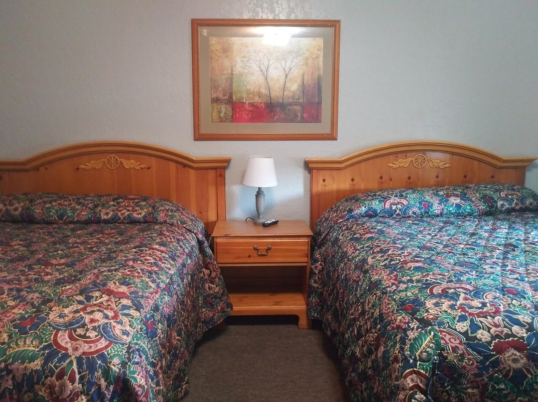 Circle S Lodge主图