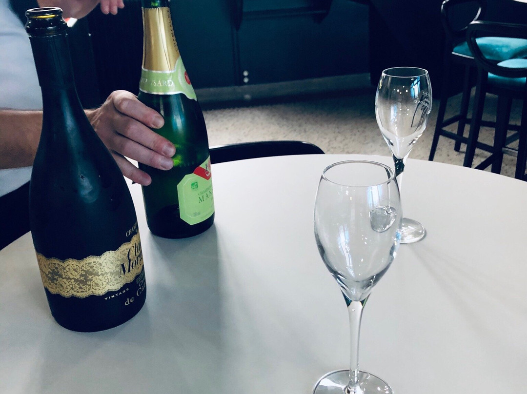 Champagne Charles de Cazanove-兰斯必去景点
