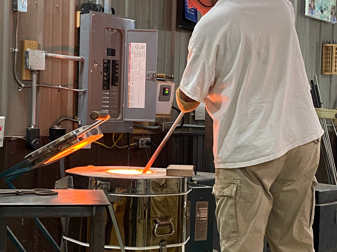 Bloom and Bark Glass Blowing Studio & Natural Farm-Keosauqua必去景点