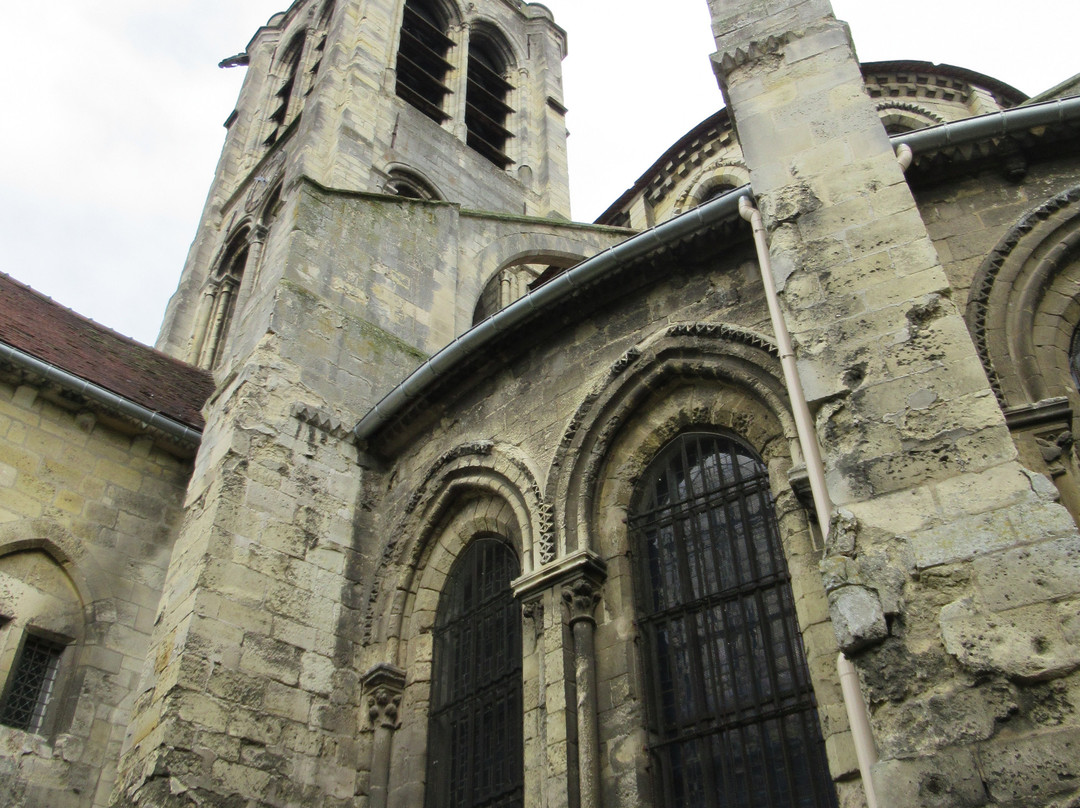 Eglise Saint Pierre Saint Paul-戈内斯必去景点