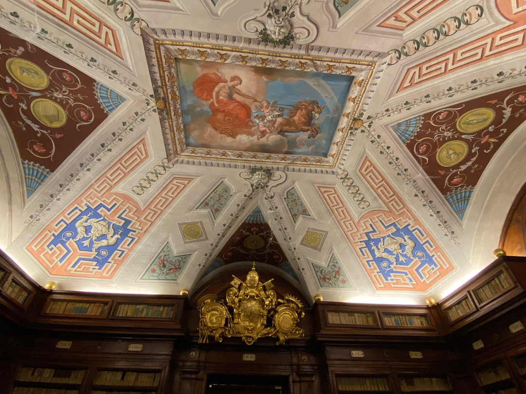 Biblioteca Comunale Mozzi-Borgetti-马切拉塔必去景点