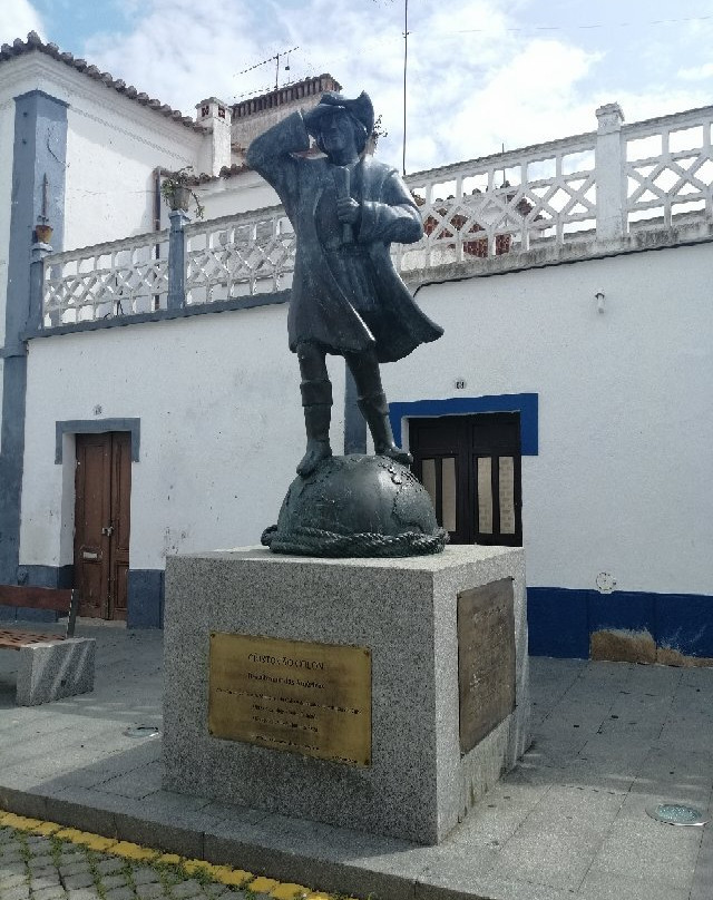 Cristovao Colombo Statue景点图片