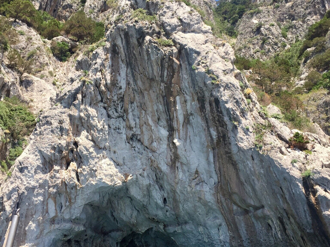Grotta Rossa景点图片