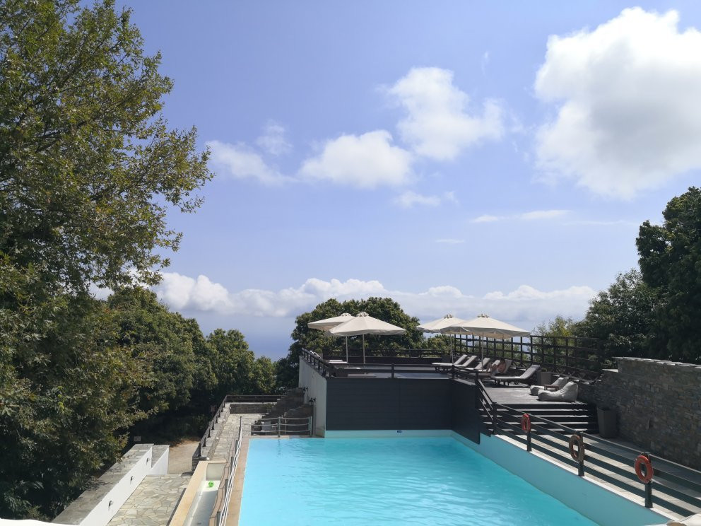 12 Months Luxury Resort主图