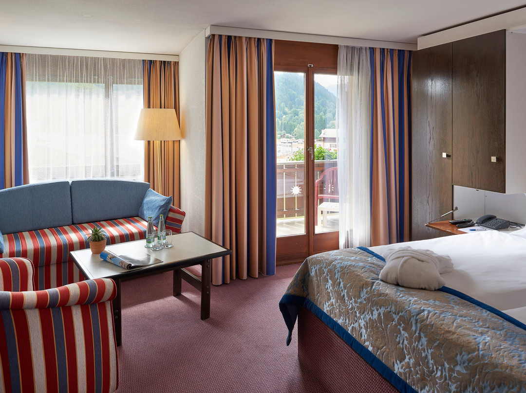 The Glacier Hotel主图