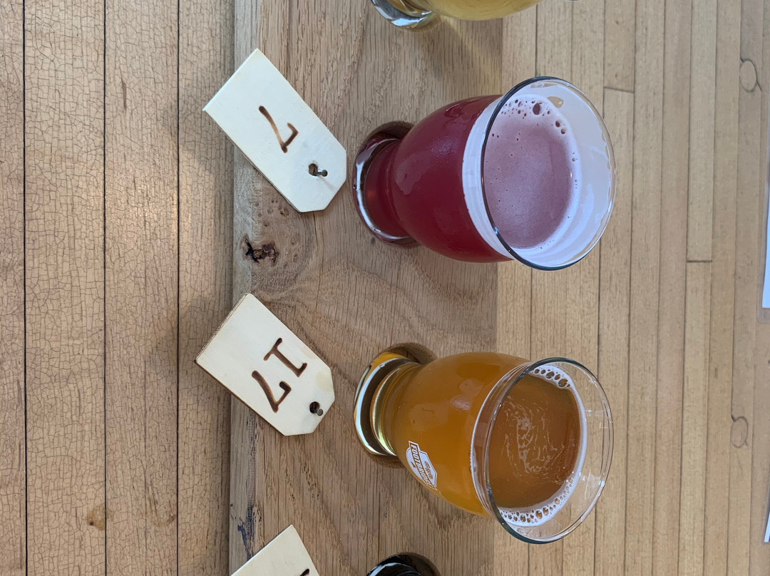 Footbridge Brewery & Bridgehouse BBQ景点图片