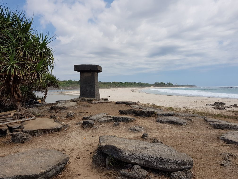 Ratenggaro Beach景点图片
