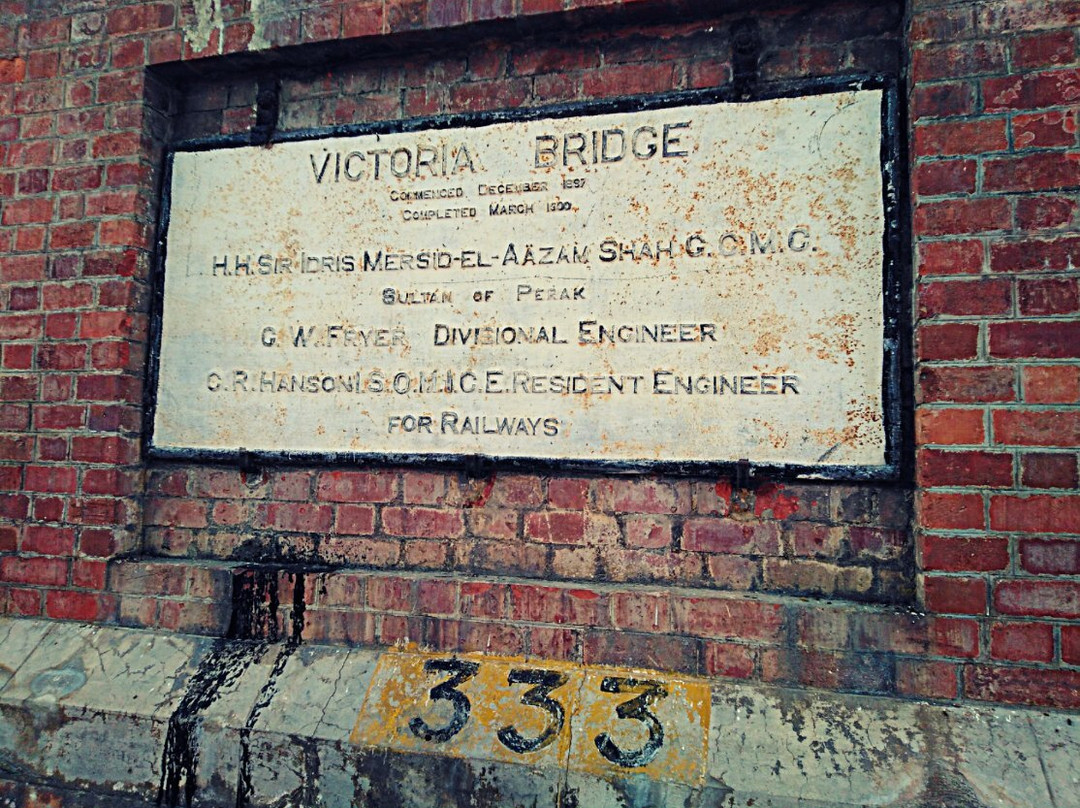 Victoria Bridge景点图片