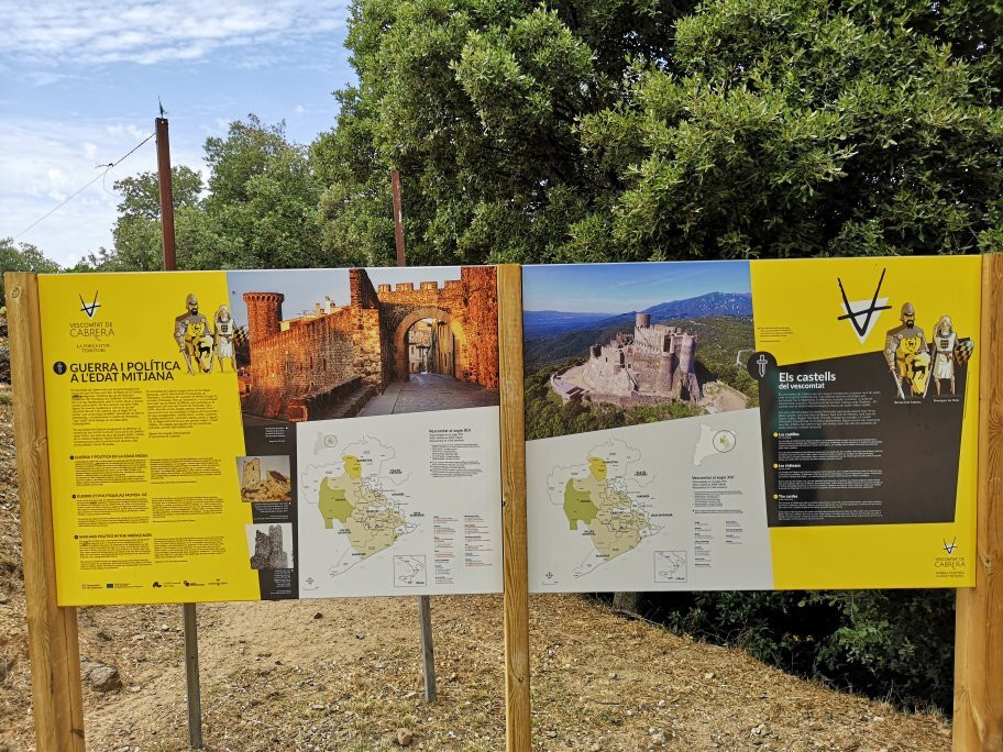 Castillo de Montsoriu景点图片
