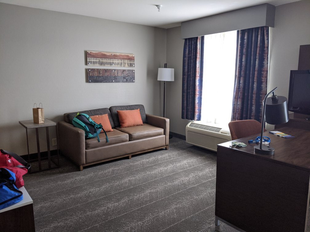 肖洛市派恩托普汉普顿套房酒店主图