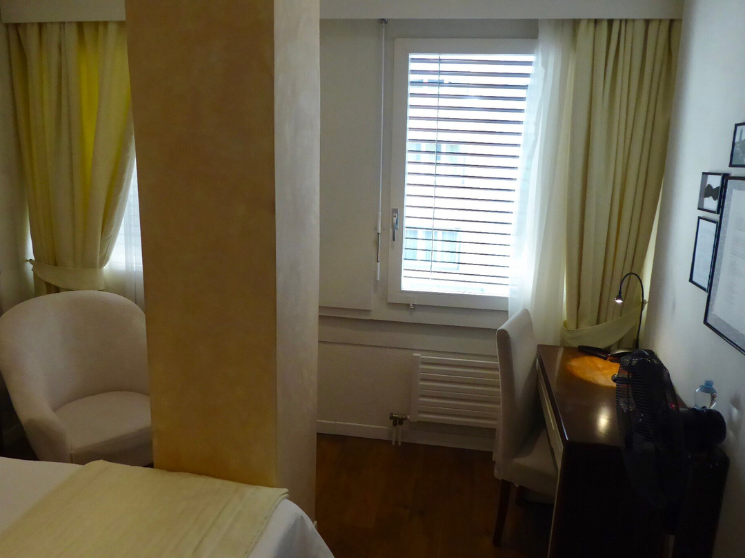 Hotel Alpha主图