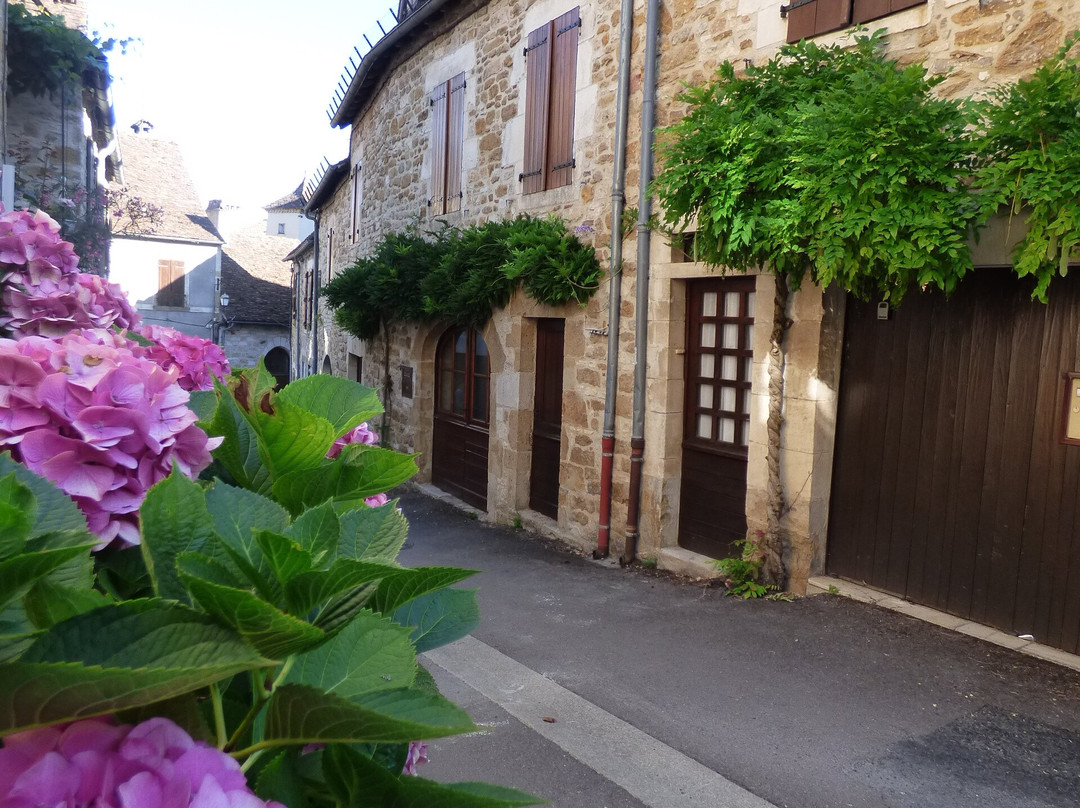 Église Saint-Pierre-Carennac必去景点