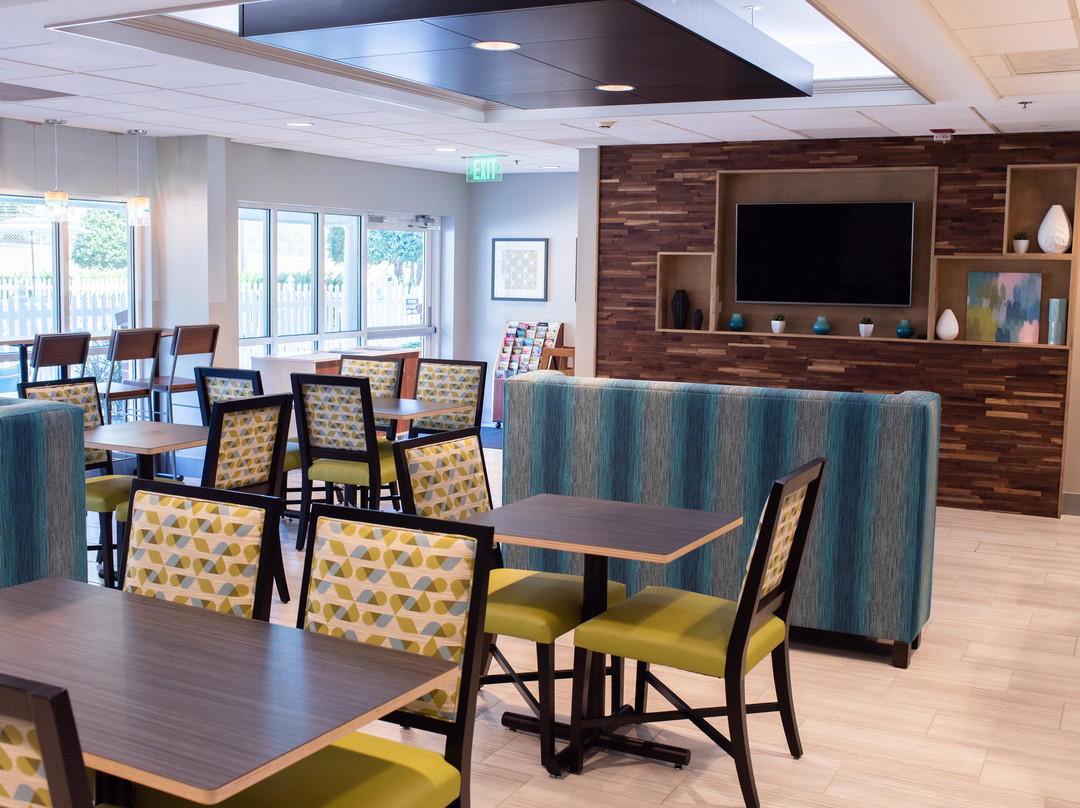 Holiday Inn Express & Suites Conover (hickory Area) By IHG主图