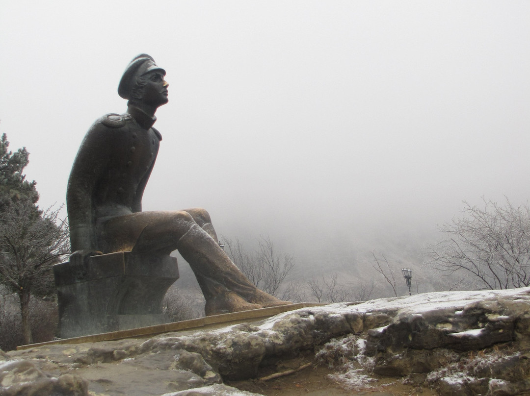 Monument Lermontov M.Yu.景点图片