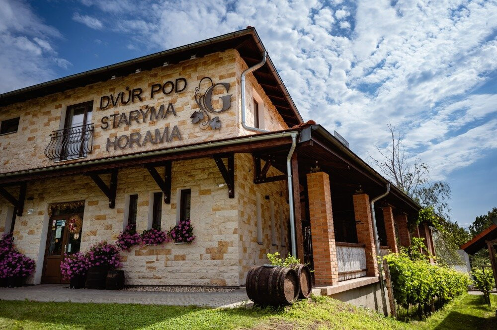 Vinarsky Dvur pod Staryma horama