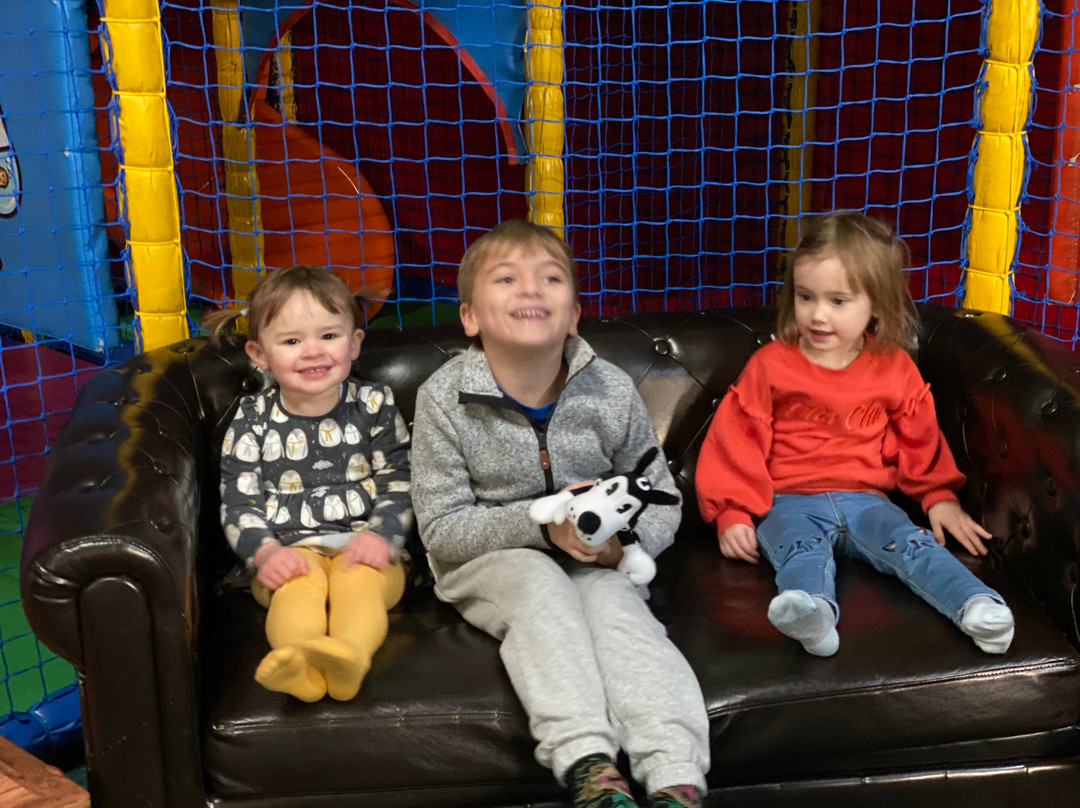 Cwtsh Newydd children’s soft play-Ammanford必去景点