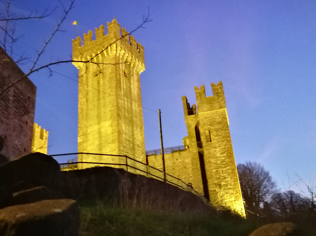 Le Finestre Su Borghetto主图