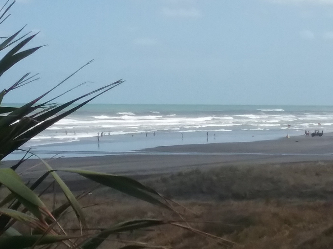 Kariotahi Beach景点图片