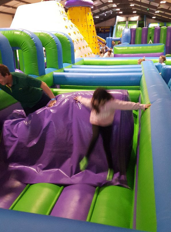 Rebound Trampoline Park景点图片