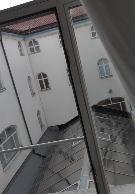 UNI Youth Hostel主图