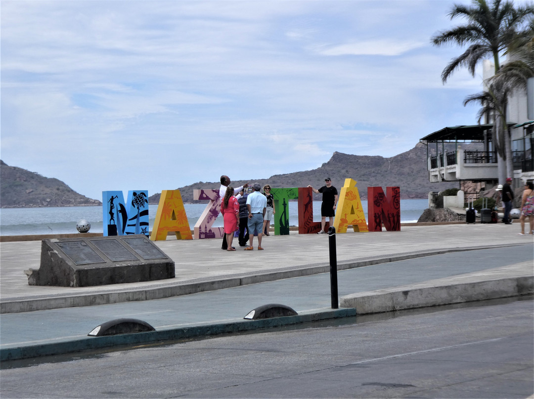 黄金区-马萨特兰必去景点