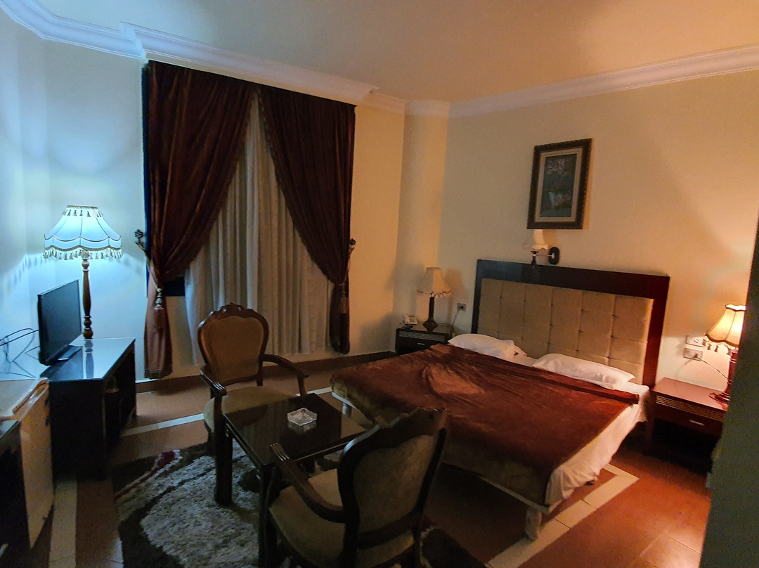 Green Desert Hotel主图