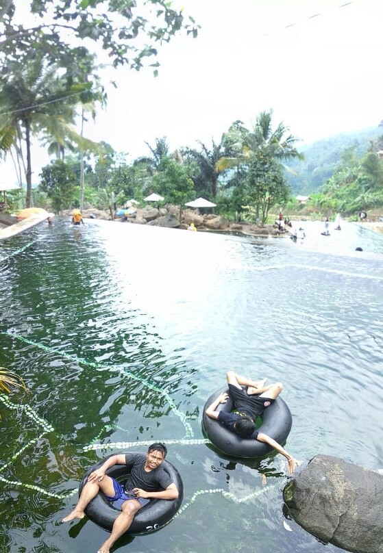 Purwakarta Stone Park景点图片