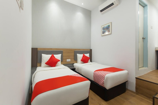 阿加佩酒店-士拉央主图