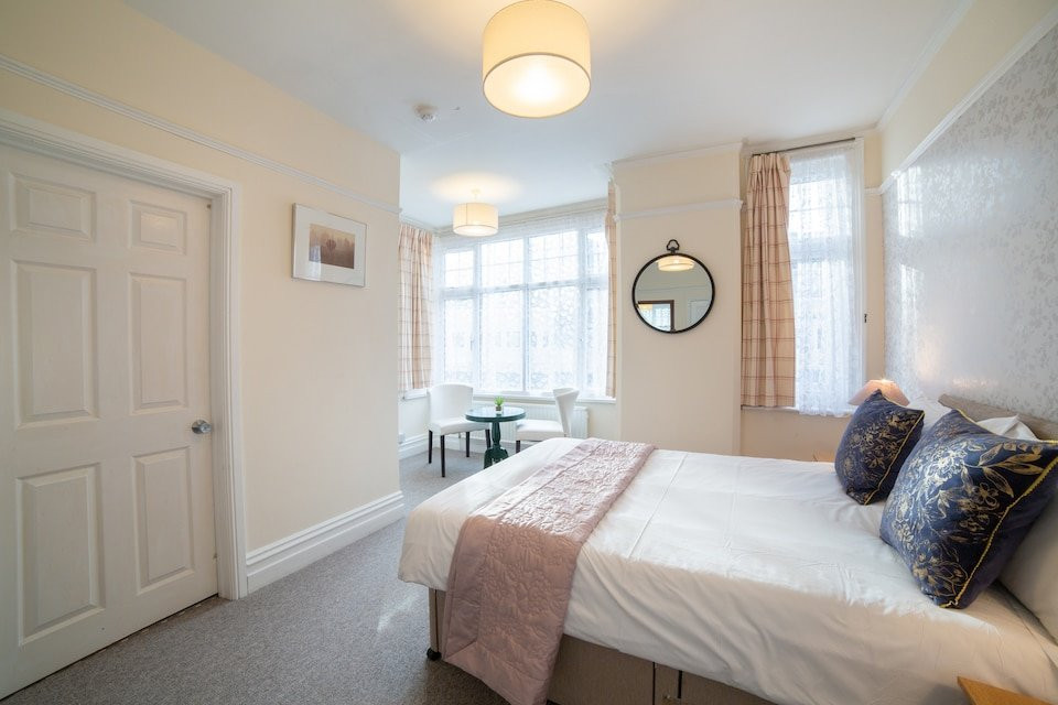 朗斯代尔宾馆主图