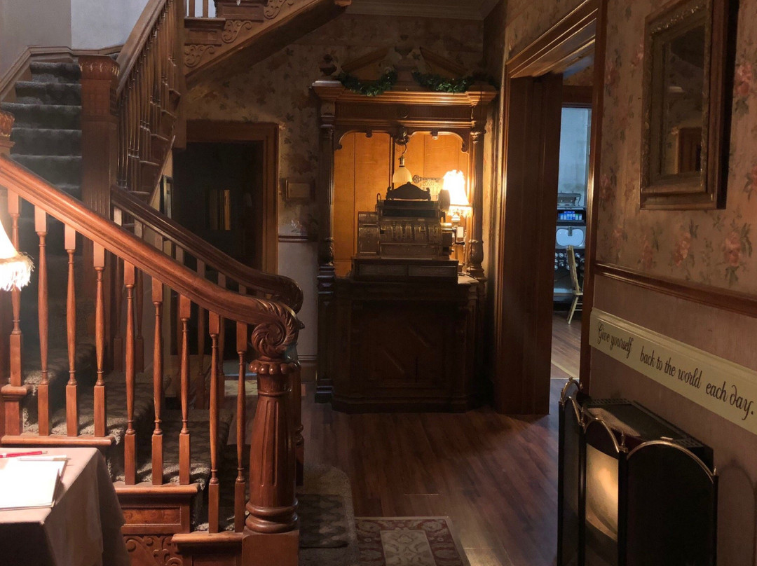 Whitmore Mansion主图