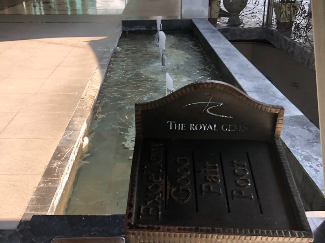 佛统府皇家宝石高尔夫度假村主图