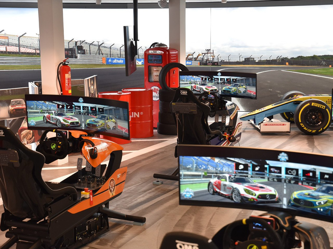 A Plus Simracing Events & Lounge-Hinwil必去景点