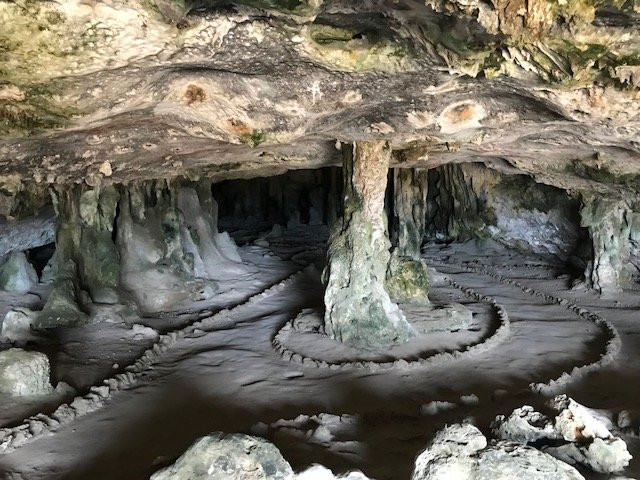 Santa Cruz旅游景点-Fontein Cave