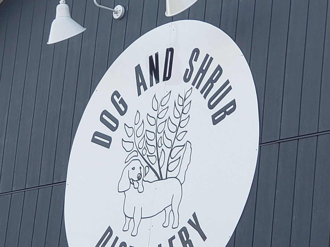 Dog And Shrub Distillery景点图片