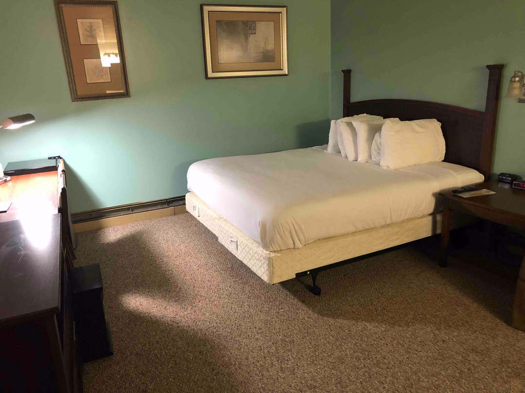 Autumn's Inn Pizza主图