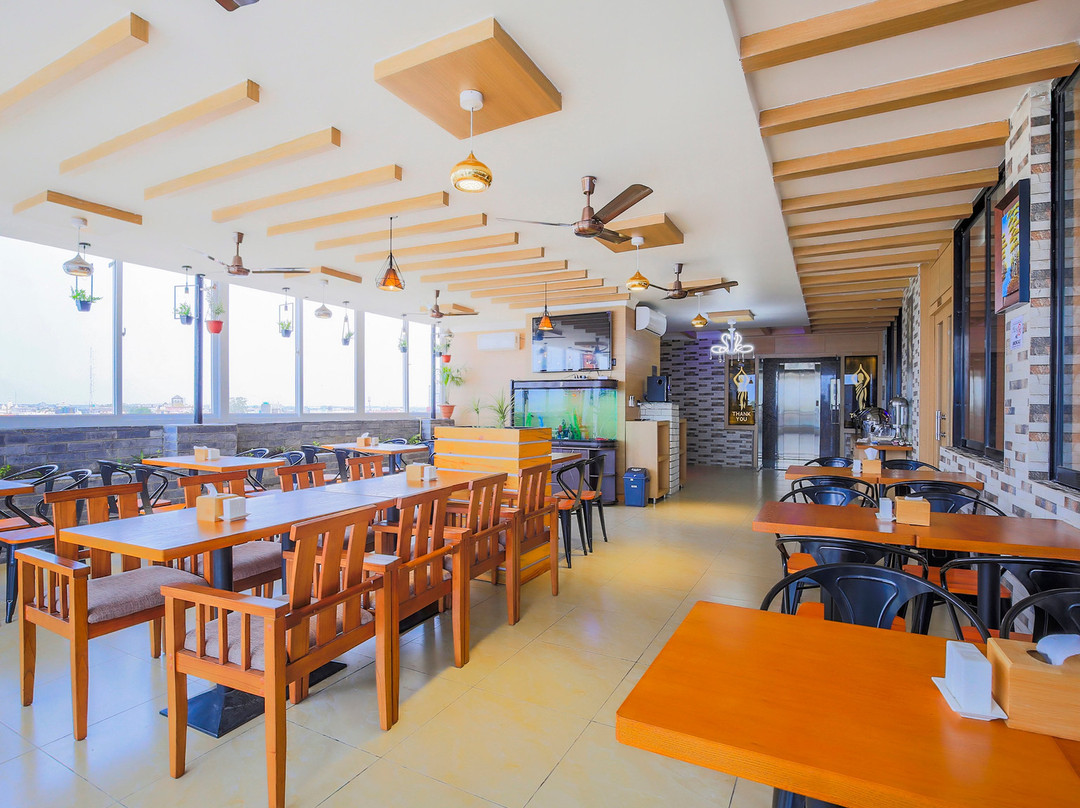 Capital O 435 Hotel Intourist Palace主图
