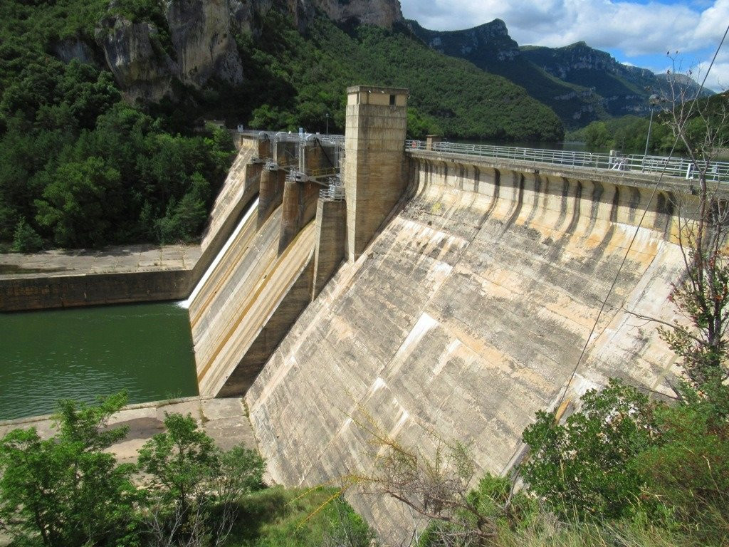 Embalse de Sobron y desfiladero景点图片