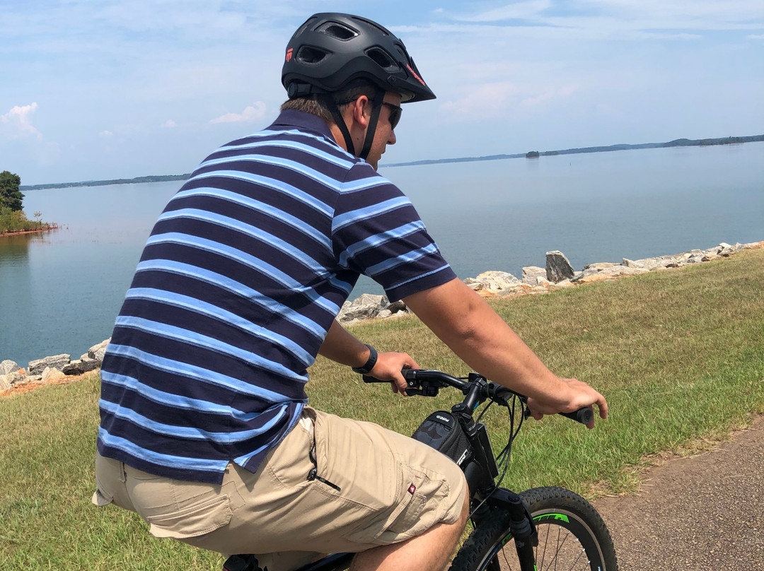 Hartwell Dam and Lake景点图片