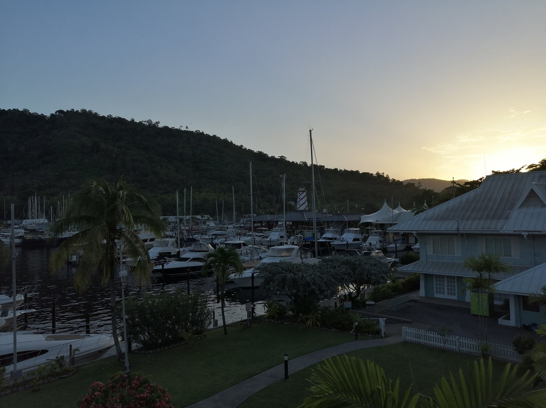 Crews Inn Hotel & Yachting Centre主图