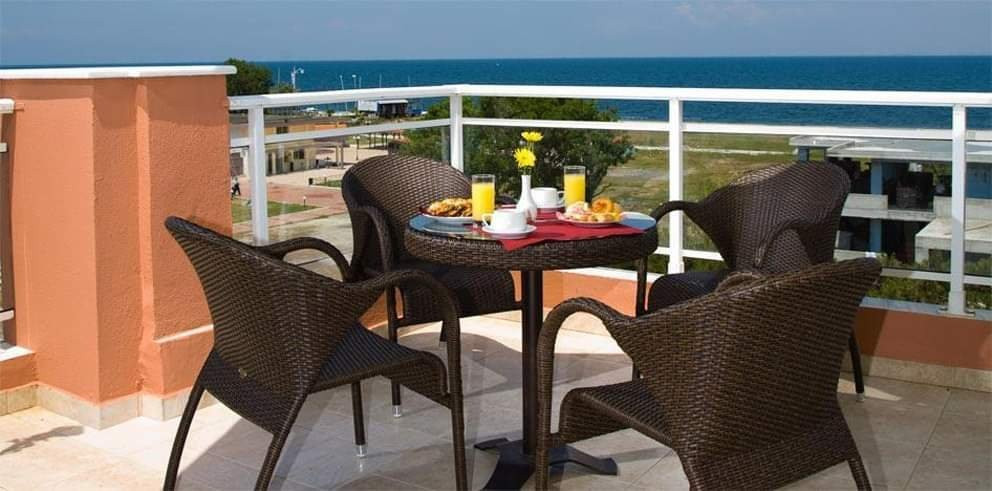 Perea Hotel Thessaloniki主图