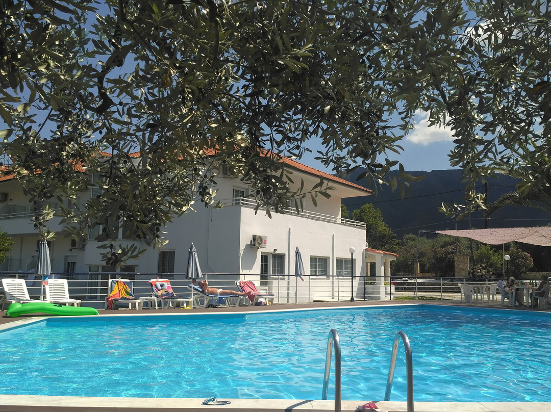 Achillion Hotel主图