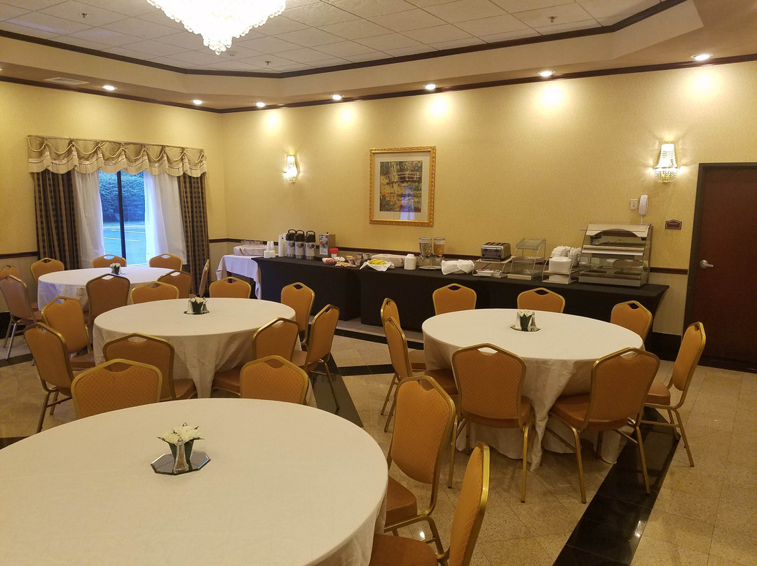 Holiday Inn Express & Suites Newton Sparta By IHG主图