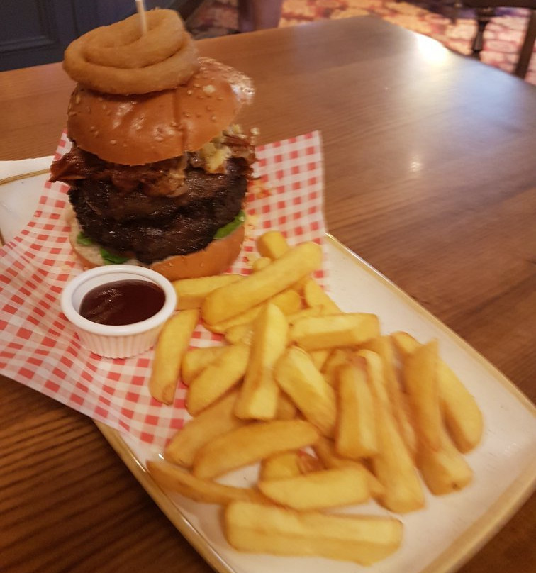 The Black Horse主图