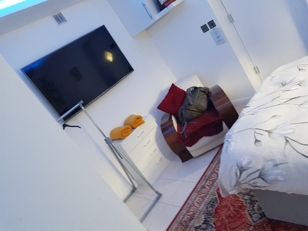 Clara Lodge Guesthouse主图