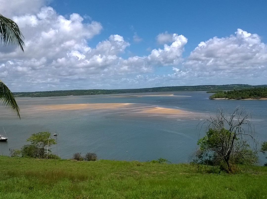 Guarairas Beach景点图片