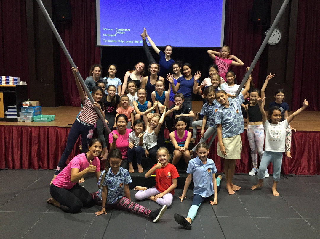 Mid Air Circus Arts’ Flying Trapeze & Circus Arts Academy景点图片